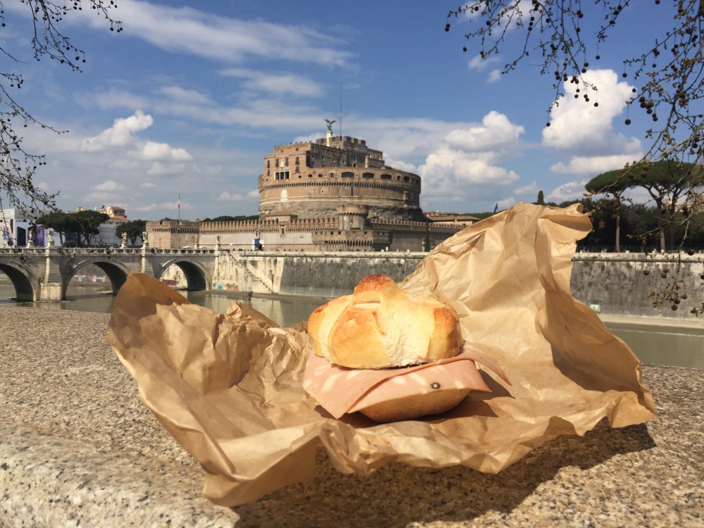 Römische Wurstsemmel