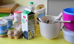 Zutaten und Kochutensilien