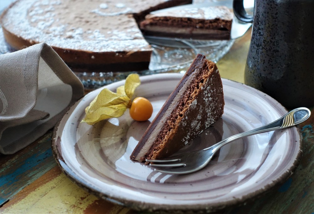 Magic Cake, Zauberkuchen; ein Teig bildet beim Backen 3 Schichten aus! Hocus pocus fidibus ... wie von Zauberhand gebacken; Schokoladiger Magic Cake à la linzersmileys.com