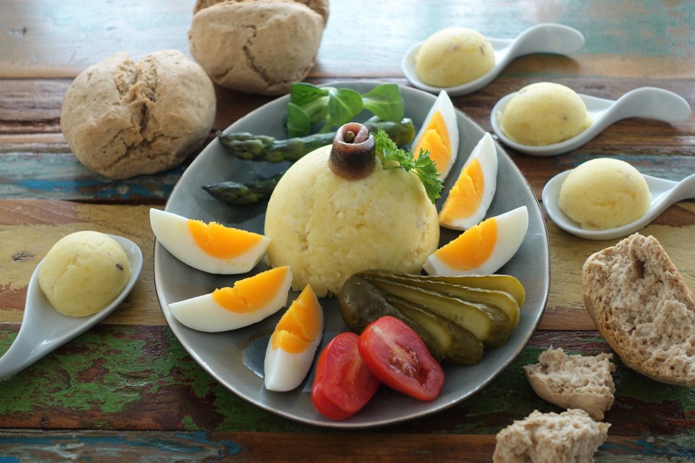 Erdäpfelberge - ein modernisiertes, altes Rezept aus dem Kochbuch meiner Großmutter; RetroBaking and Cooking; Leckeres mit Kartoffeln, Kartoffelaufstrich, Brot und Gebäck selbst gemacht - ohne langes Warten, ohne Hefe oder Sauerteig