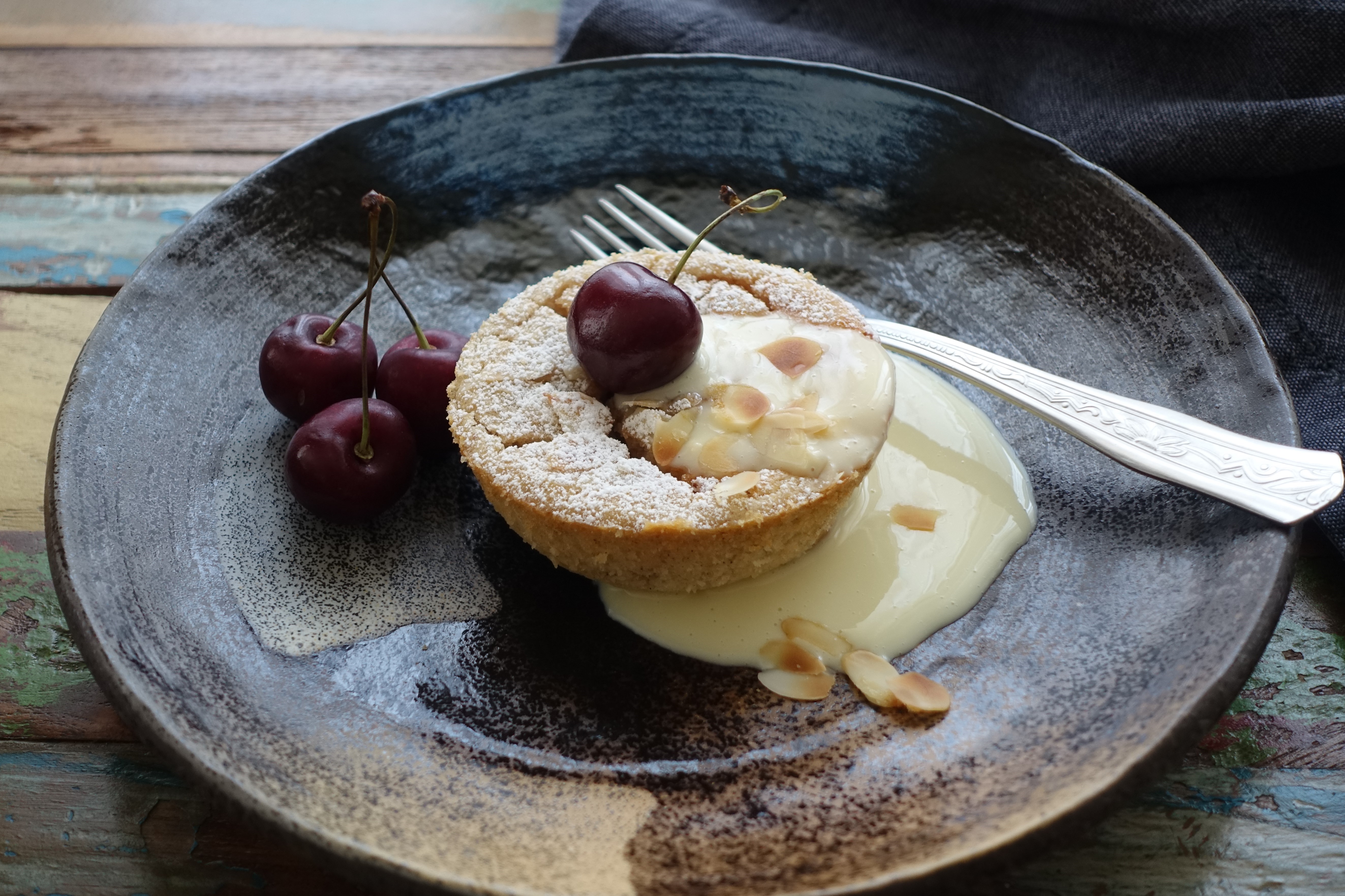 #restlosgeniessen - Kirschenmichel à la linzersmileys.com - ein köstliches Rezept zum Thema Nachhaltigkeit mit leckeren Kirschen und Vanillesoße - nachhaltig backen und die Welt retten!