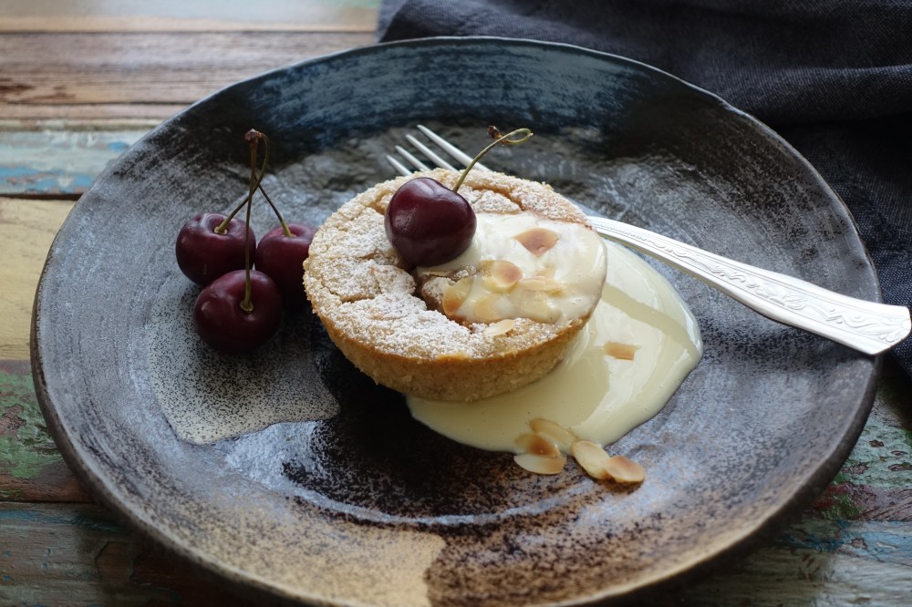 #restlosgeniessen - Kirschenmichel à la linzersmileys.com - ein köstliches Rezept zum Thema Nachhaltigkeit mit leckeren Kirschen und Vanillesoße - nachhaltig backen und die Welt retten!