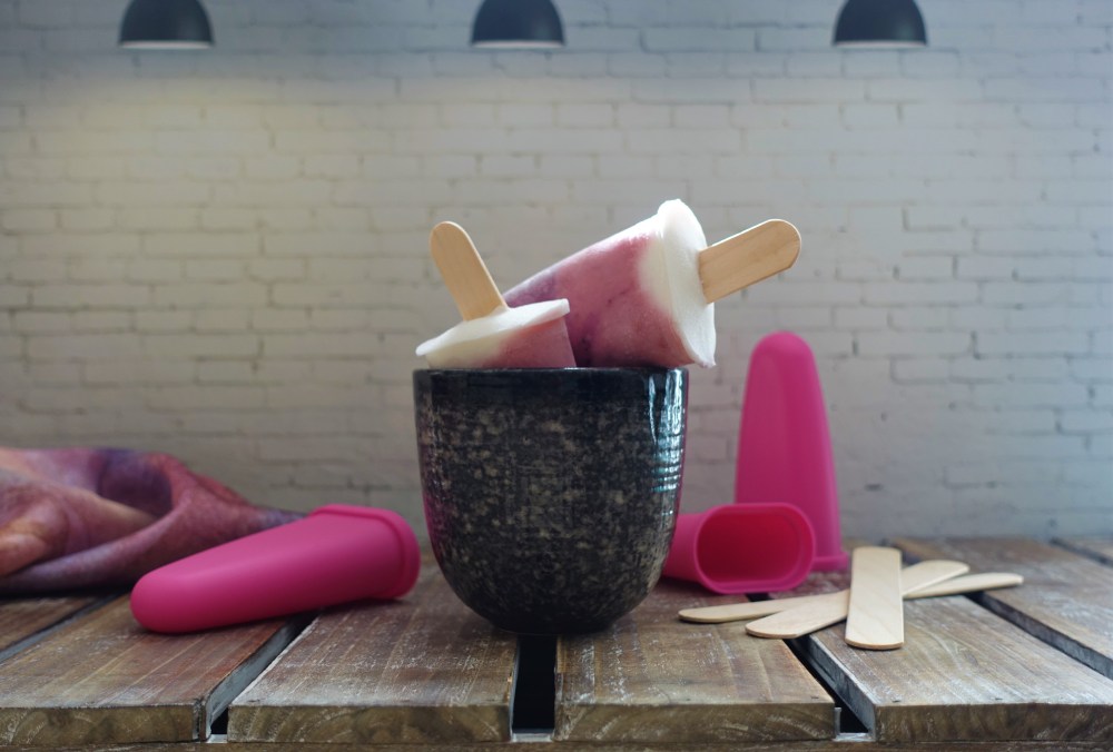Popsicles mit Beeren und Kokosjoghurt