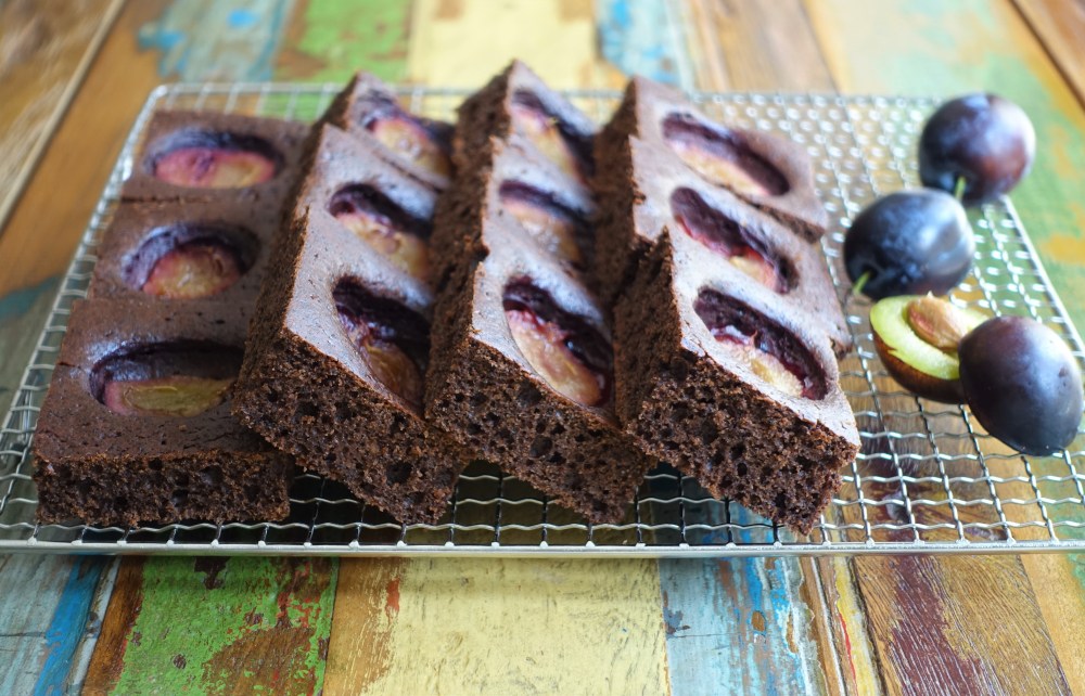 easy baking, einfaches Backrezept, Früchte, Zwetschken, Pflaumen, Becherkuchen auf dem Blech, Rezeptidee von Daniela Terenzi, www.linzersmileys.com