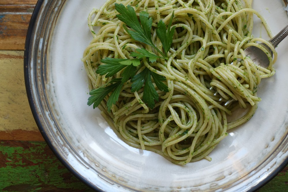 Petersil-Pesto, kreativ, lecker, mediterran, Petersilie, Sardellen, Condimento für Pasta, es muss nicht immer Basilikum sein, linzersmileys