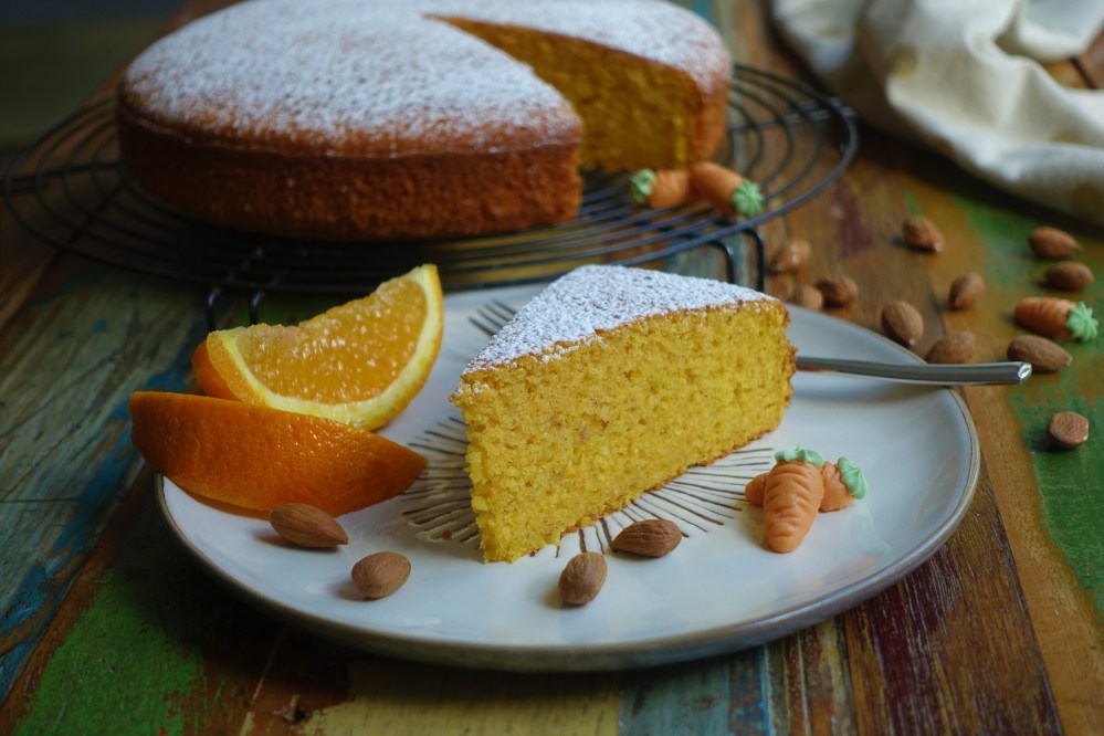 Camilla, italienischer Kuchen mit Karotten, Orangen und Mandeln, perfekt zum Frühstück oder zur Kaffeejause, Betacarotin, oranger Kuchen, saftig, fluffig, dolce italiano, prima colazione, merenda dolce