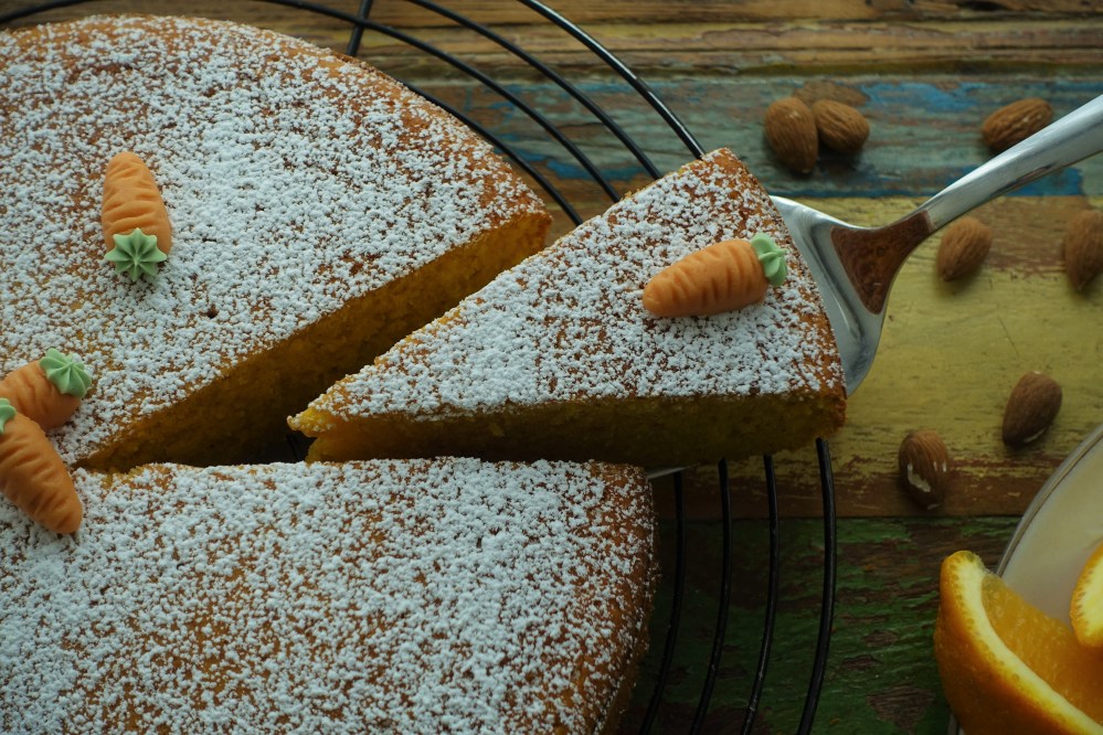 Camilla, italienischer Kuchen mit Karotten, Orangen und Mandeln, perfekt zum Frühstück oder zur Kaffeejause, Betacarotin, oranger Kuchen, saftig, fluffig, dolce italiano, prima colazione, merenda dolce