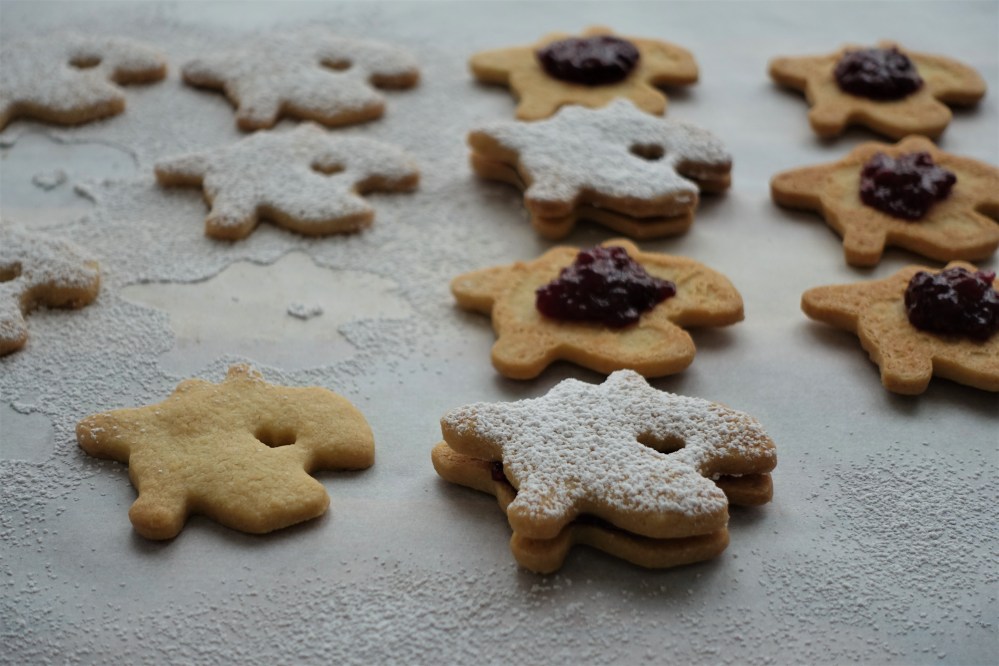 Oberösterreichkex, Österreichkex, kexfabrik, Ausstecher aus der Österreichserie, Rezept von Daniela Terenzi, Keksausstecher in Form der oberösterreichischen Landkarte, Linzer Herz, Linz, Linzer Augen mal anders, inzersmileys, österreichischer Nationalfeiertag, 26. Oktober, kreativ backen