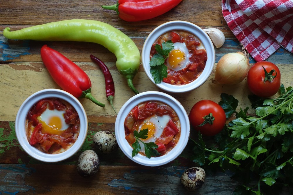 Shakshuka im Kleinformat, mit Wachtelei, orientalisches Frühstück, für Gäste kochen, Brunch, Sonntags-Frühstück, Paprika, Tomaten, Zwiebeln, #linzersmileys , warmes Frühstück, Ostern, Weihnachten