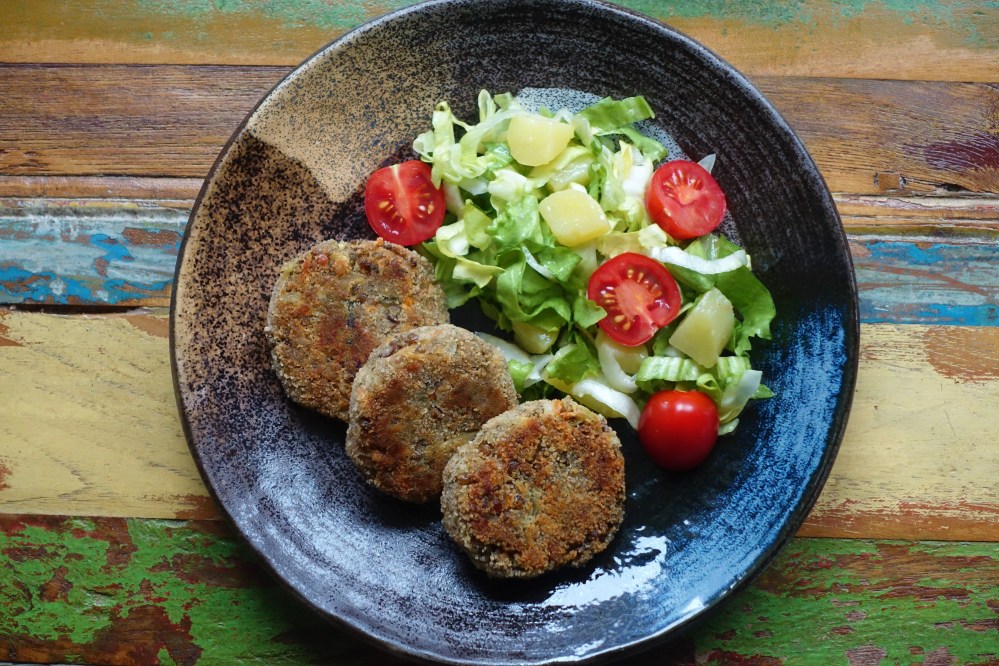 vegetarisch kochen, Linsen, Hülsenfrüchte, Wurzelgemüse, Linsen-Laibchen, Linsen-Frikadellen, Linsen-Puffer, Bratlinge mit Linsen, Fleischersatz, fleischlos kochen, essen in der Fastenzeit