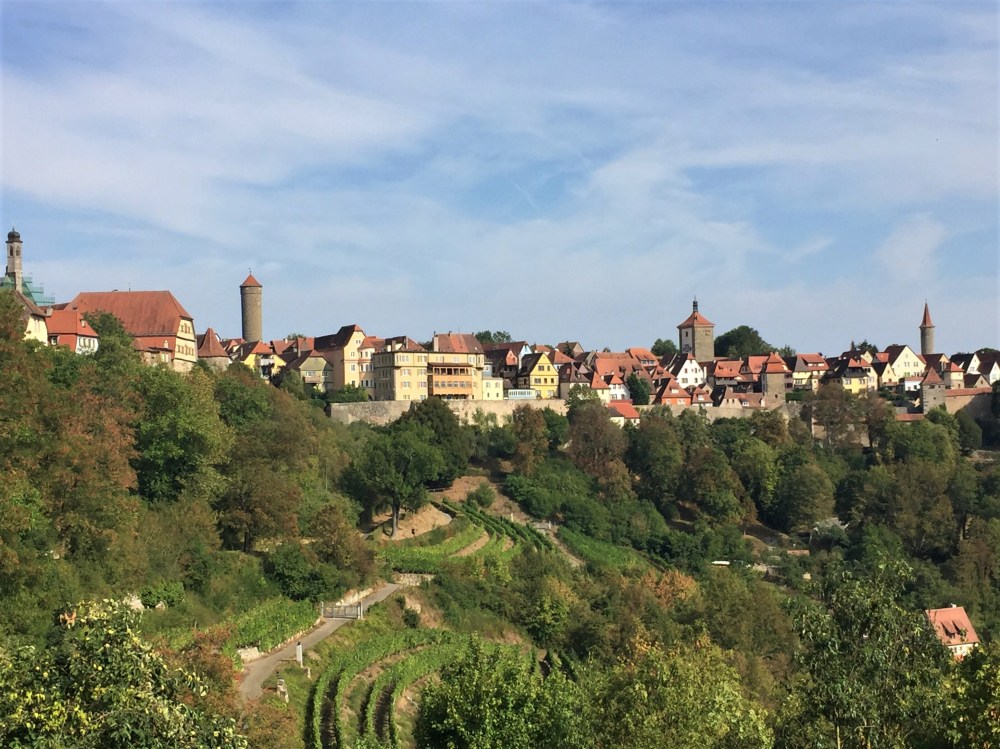 Rothenburg ob der Tauber, mittelalterliche Stadt in Deutschland, berühmt für ihre Schneeballen, Original Rothenburger Schneeballen