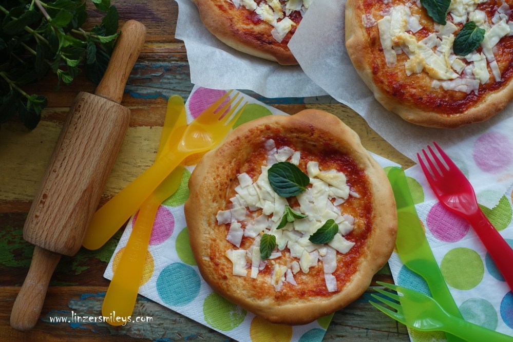 für den Fasching, Karneval, Pizza in süßer Version, Sweet Pizza Margherita, Partyrezept, Partygericht, backen für Kinder, kreativ, mit Fun-Faktor, süße Pizza, finta pizza, pizza dolce, königlich lecker, fake pizza