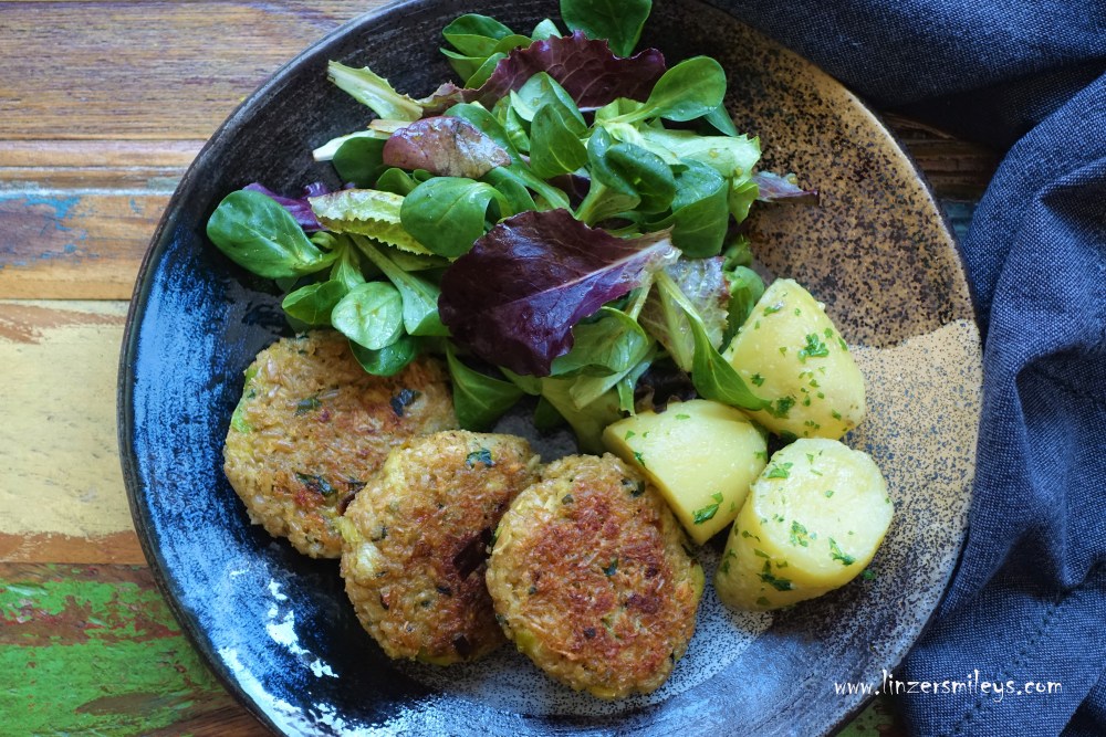 Grünkern, geschrotet, perfekt für vegetarische Bratlinge, Frikadellen, Laibchen, Pflanzerl & Co. unreif geernteter Dinkel, über Buchenholz geräuchert, Fleischersatz, vegetarisches Gericht für Fleischtiger