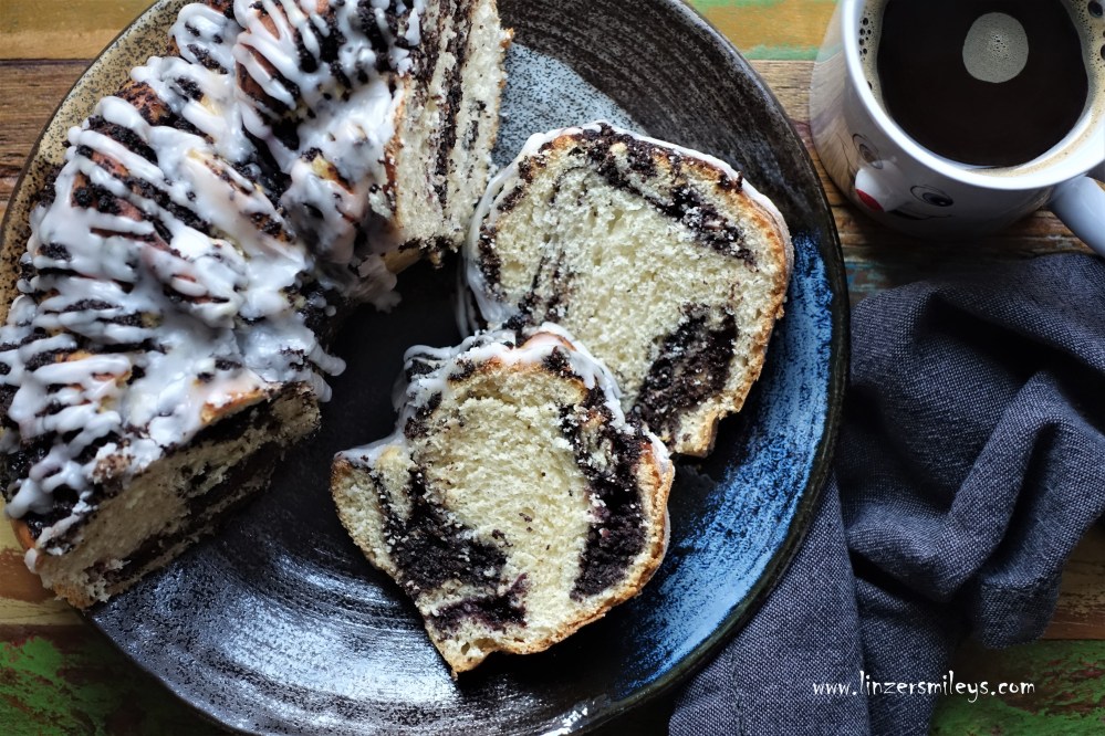 Backen mit LM, Lievito madre, in Kombination mit Hefe, Mohnkranz mit Powidl, fluffig, bekömmlich, Backtrend, Resteverwertung, Fütterungsrest, Reste von Sauerteigauffrischungen