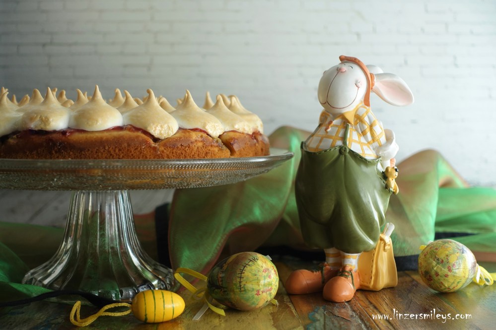 Rhabarber, Ribisel, Rote Johannisbeeren, Schneehaube, Baiser, Osterhase, Ostern, österlich backen, backen für den Osterhasen, Rhabarberkuchen, Sauer macht lustig!, vegetarisch, zuckersüß, backen mit Birkenzucker, zahnfreundlich, figurfreundlich, zuckerreduziert
