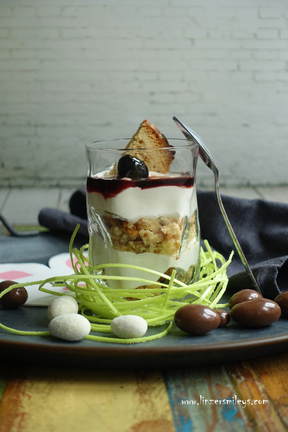 Trifle, englisches Schichtdessert, zum Löffeln, Resteverwertung, Ostern, österlich, Mascarpone, Colomba, italienische Ostertaube, Reste verwerten, besser verwenden statt verschwenden, nachhaltig