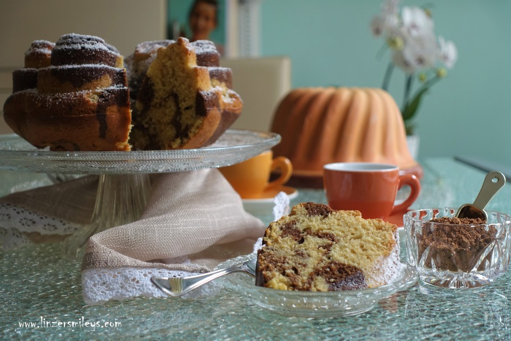 Marmorgugelhupf, mit Carob, Carobpulver, Kardamom, ohne Kakao, koffeinfrei, EasyBaking, Becherkuchen, Rezept für BackanfängerInnen, nachhaltig, Resteverwertung
