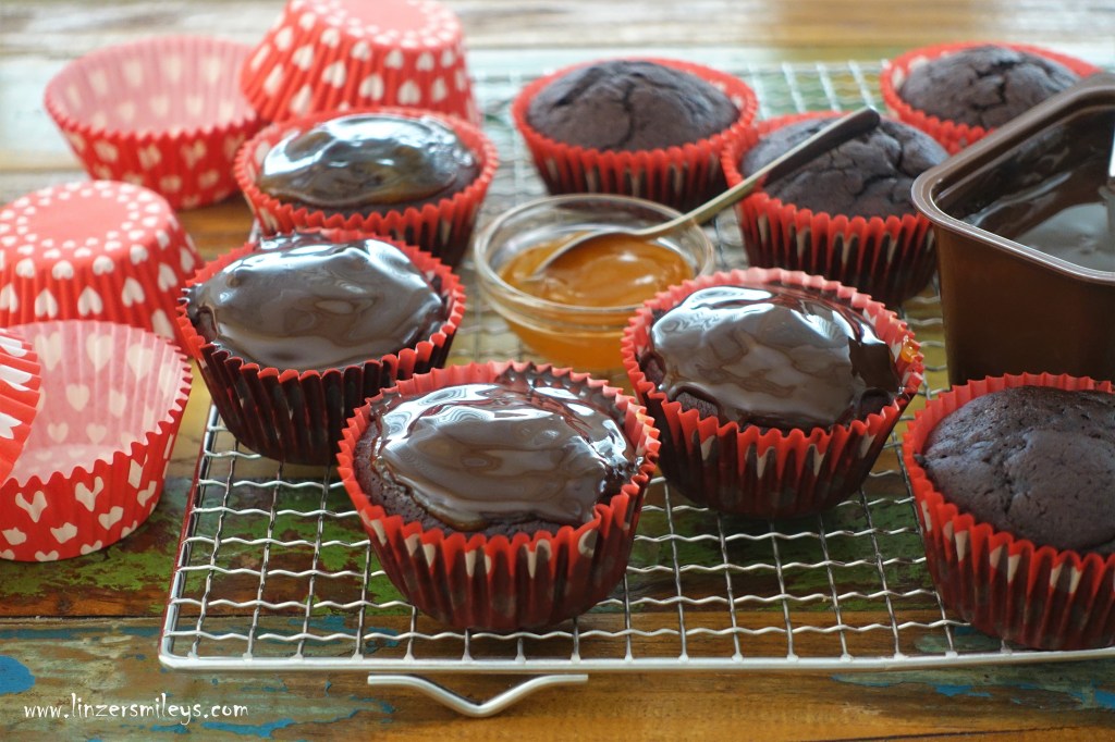 #linzersmileys Wiener Tortenklassiker als Muffins, Sachertorten-Muffins, Klassiker neu interpretiert, süßes Fingerfood, schokoladig, österreichisch backen 