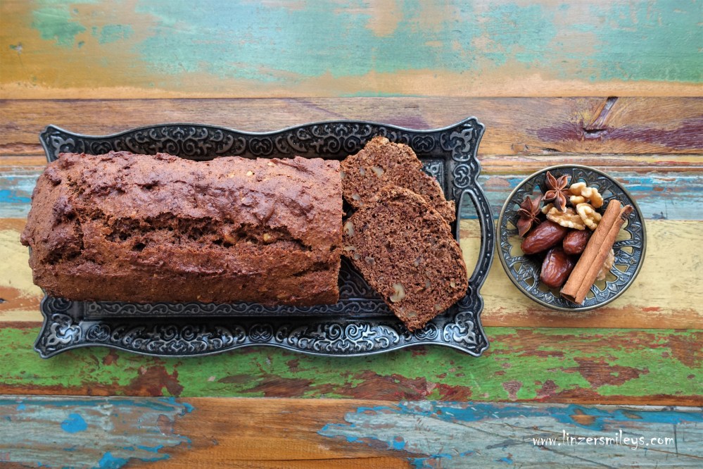 Dattelbrot mit Nüssen, Zimt, Nelken, Piment, Sternanis ... weihnachtlich, würzig, orientalisch, nicht zu süß, fluffig, backen mit Tee, Rezept von Daniela Terenzi, Foodbloggerin #linzersmileys