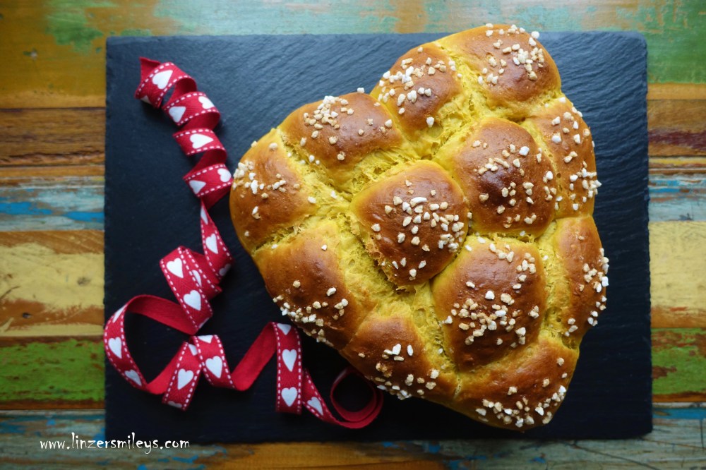 Süßes Kürbisbrot, backen mit Lievito madre, italienischem Sauerteig, Dinkel-Sauerteig, Tradition, Brauchtum, backen im Herbst, Allerheiligen, Allerseelen, #linzersmileys