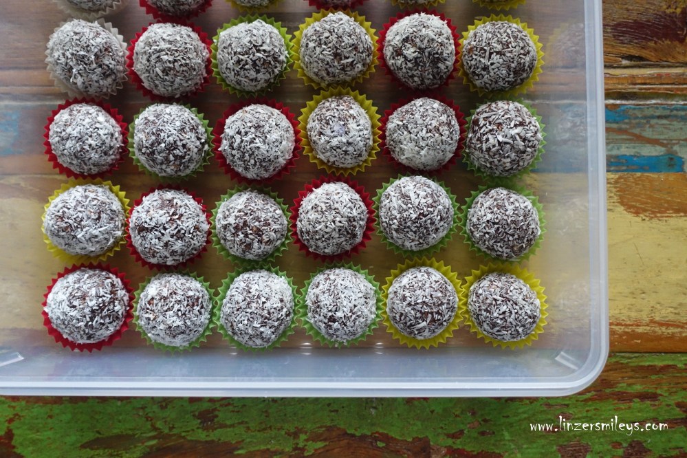 Chokladbollar, schwedische Schokokugeln mit Haferflocken und Kokos, EasyBaking, easy-peasy, mit Butter und Kakao, ohne Eier! No Bake, Süßes ohne Backofen, Pralinen, Konfekt, selbst gemacht, einfach und schnell, mit wenigen Zutaten