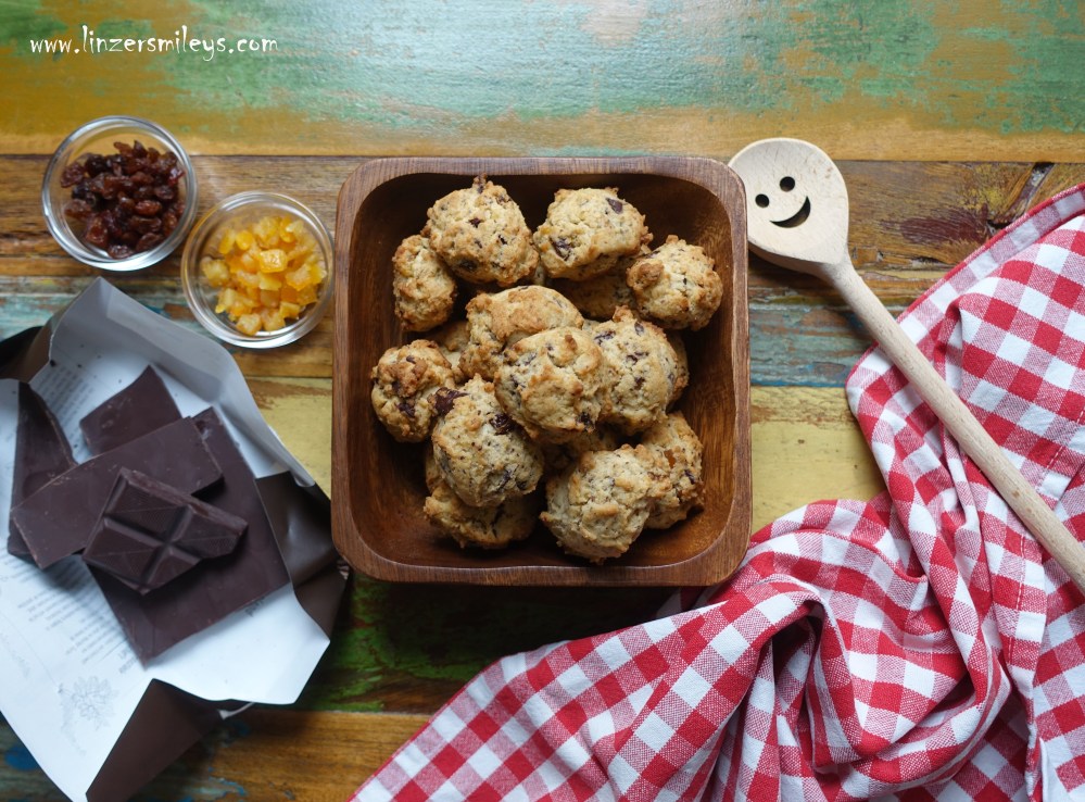 Klickkakor, schwedische Kekse mit Schokolade, kandierten Orangenschalen und Rosinen, Aranzini, Orangeat, Cookies, Plätzchen, Kekse, Biscuits, med russin och choklad, fruchtig, schokoladig
