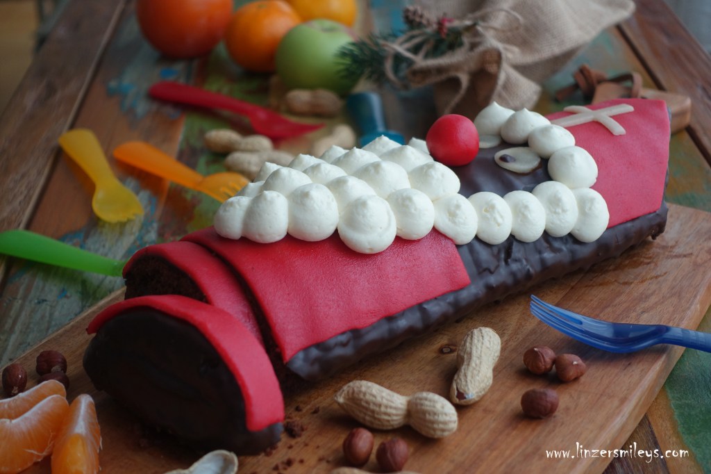 Nikolaus von Myra, Heiliger Nikolaus, Nikolo, Kuchen-Nikolaus, mit Mitra, mit Bischofsmütze, Nikolausbescherung, Brauchtum, Tradition, selbst gebacken, mit Marzipan und Schokolade #linzersmileys 