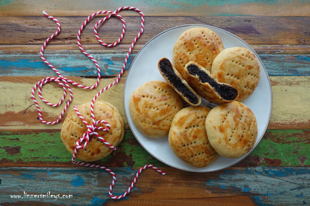Waldviertler Mohnzelten, Spezialität aus Niederösterreich, Graumohn, Mehlspeise, österreichische Esskultur, Backtradition, mit Erdäpfeln, Kartoffeln, Kartoffelteig, süß gefüllt, voi guat #linzersmileys