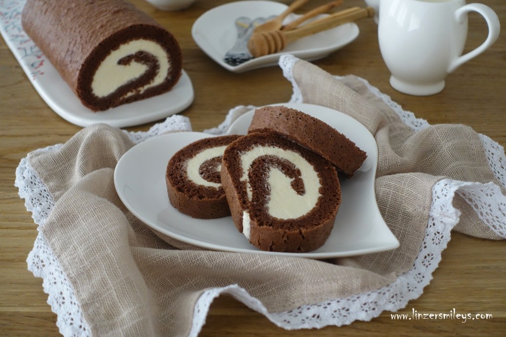 Gerollte Milchschnitte mit Vollkorn und Honig, Kakao, Dinkelmehl, selbst gemacht, an der Kinder - Milchschnitte inspiriert, Ferrero, mit Kondensmilch und Sahne, Schlagobers, Bio-Honig, Süßes für jede Gelegenheit, backen am Valentinstag, easy-peasy, Rezept von Daniela Terenzi von #linzersmileys 