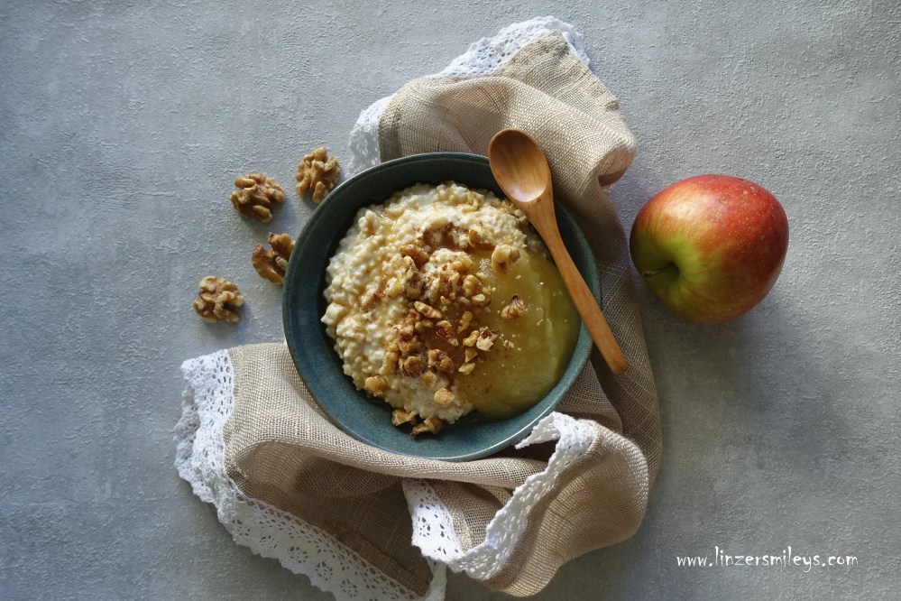 süßer Hirsebrei, warmer Frühstücksbrei, mit Hirse und Joghurt, Goldhirse, "Töpfchen, koche!", "Töpfchen, steh!", Märchen, Der süße Brei, Brüder Grimm, Rezept von Daniela Terenzi #linzersmileys
