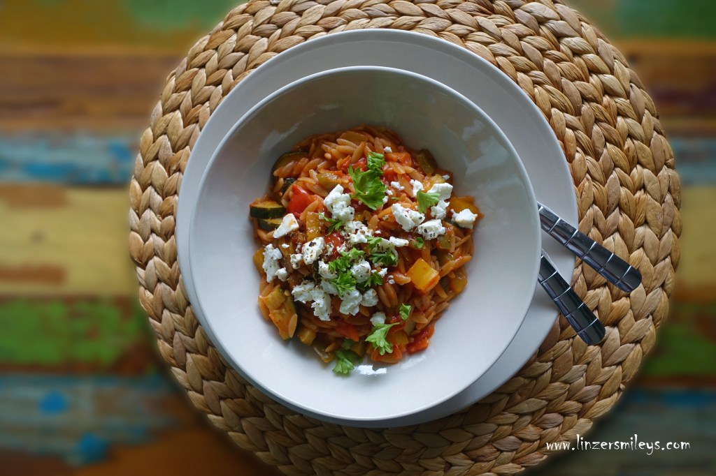 Kritharoto, Kritharaki + Risotto, Kunstwort, Schachtelwort, Kofferwort, Neologismus, Kochkunst, griechische Reisnudeln, wie Risotto zubereitet, One Pot Pasta, griechisch kochen, vegetarisch, Reisnudeln im Risotto-Stil, #linzersmileys