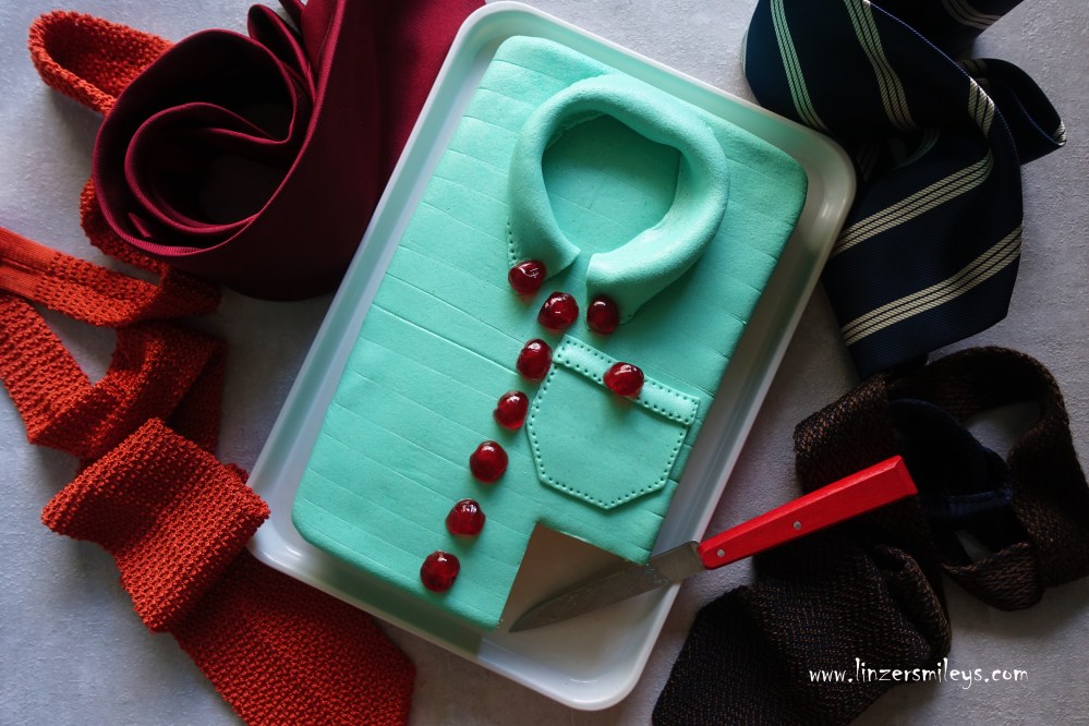 Cassata in camicia, Cassata siciliana im Marzipanhemd, italienisch backen, mit Ricotta und kandierten Früchten, Mandeln, Marzipan, Maraschino, getränkter Biskuitteig, pan di spagna, sizilianische Tortenkreation, Dessert, all'italiana, Rezept von Daniela Terenzi #linzersmileys