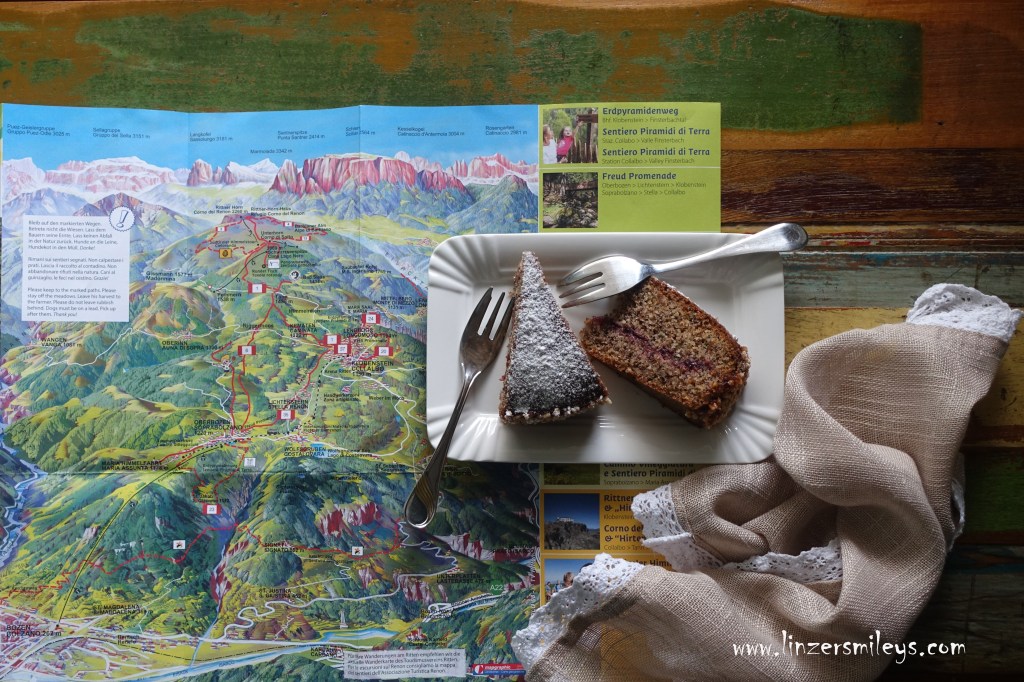 Buchweizen-Torte, Torta con grano saraceno, Schwarzplenten-Torte mit Preiselbeeren und Haselnusskrokant, Typisch Südirol, köstlich, glutenfrei, Südtiroler Spezialität, Tradition, #linzersmileys
