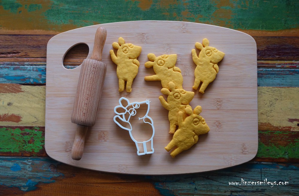 Frag doch mal die Maus, Lach- und Sachgeschichten, Die Sendung mit der Maus, Kult aus den 70-ern und 80-ern, Fernseh-Maus, orange, mit braunen Beinen, Armen und Ohren, Maus-Kekse, mit Kürbis, ohne Ei, backen mit und für Kinder, kreativ, lecker, vegetarisch, leicht zu veganisieren #linzersmileys Foddblog von Daniela Terenzi