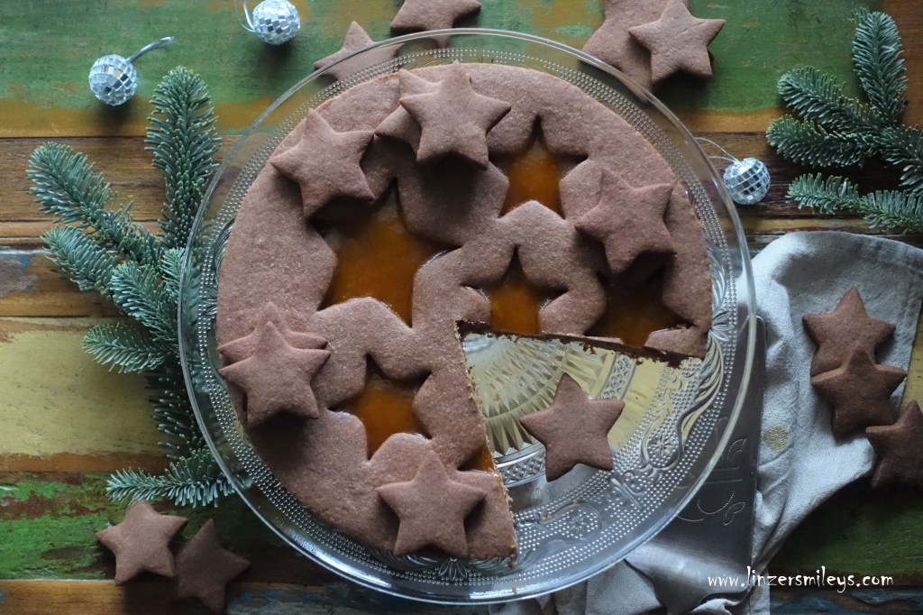 Linzer Sterntaler XL, Riesenkeks, Linzer Riesen-Sterntaler, Linzer Teig, Mürbteig, mürbe, #linzersmileys Kreation von Daniela Terenzi, backen in der Vorweihnachtszeit, süßer Advent, weihnachtlich, vegetarisch, mit Marmelade, Linzer Augen, Linzer Smileys, mit Sternen, Märchen, märchenhaft, Brüder Grimm