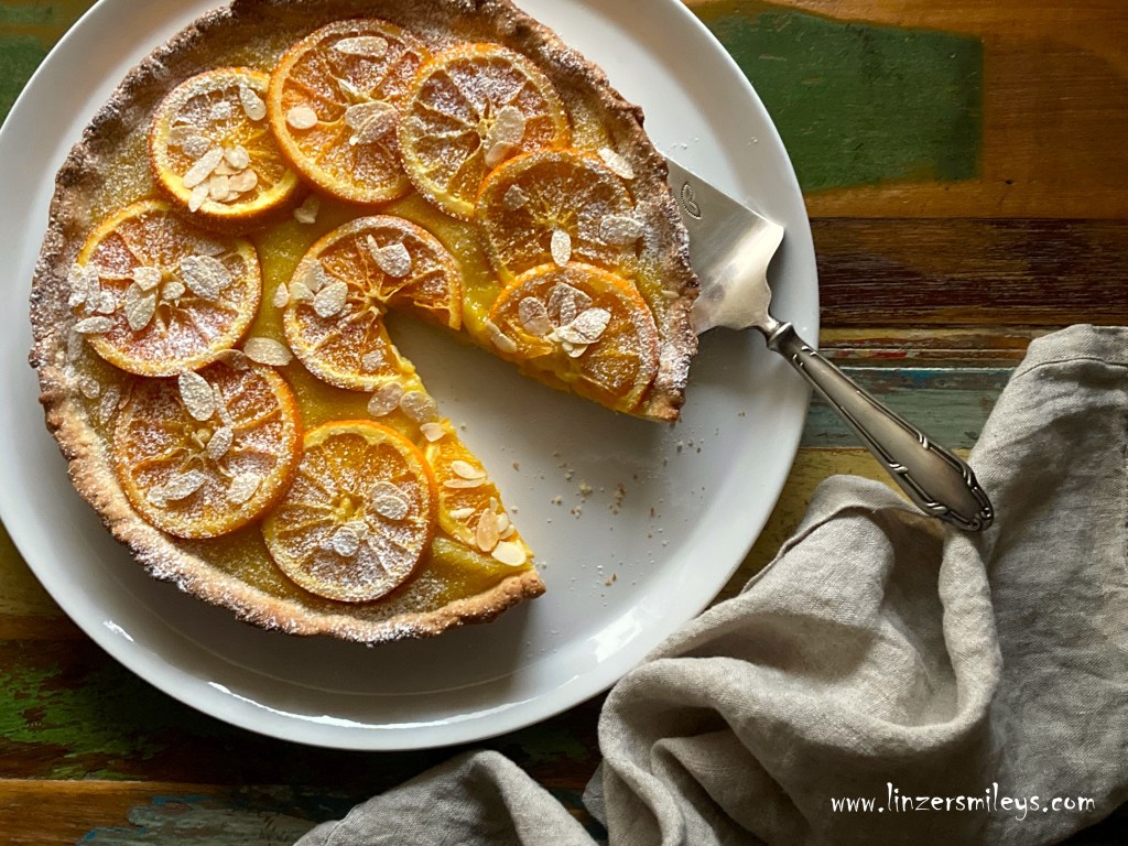 Crostata con arance sciroppate, Mürbteig-Tarte mit Orangen, Sirup-Orangen, Orangencreme, aromatisch, Orangen aus Sizilien, in Bio-Qualität, winterlich backen, italienisch, ricetta all'italiana, kulinarisches Mitbringsel #linzersmileys