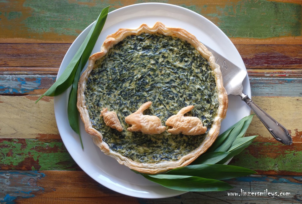 Bärlauchtarte mit Ricotta, Bärlauch, wilder Knoblauch, Wildkräuter, selbst sammeln, Wiener Prater, Blätterteigtarte, italienisch inspiriert, Bärlauch statt Blattspinat, lauchig, kreativ backen, Frühlingsküche, Frühlingskraut, Rezept von Daniela Terenzi #linzersmileys