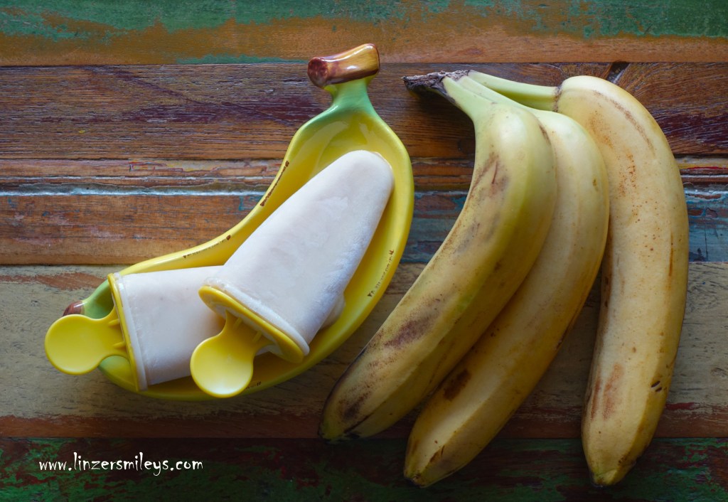 Ice Pops, Steckerleis, Eis am Stiel, Popsicles, nachhaltig, Resteverwertung, Eis selbst gemacht, erfrischend, aus braunen Bananen, mit Joghurt, aus dem Tiefkühler, fruchtig #linzersmileys