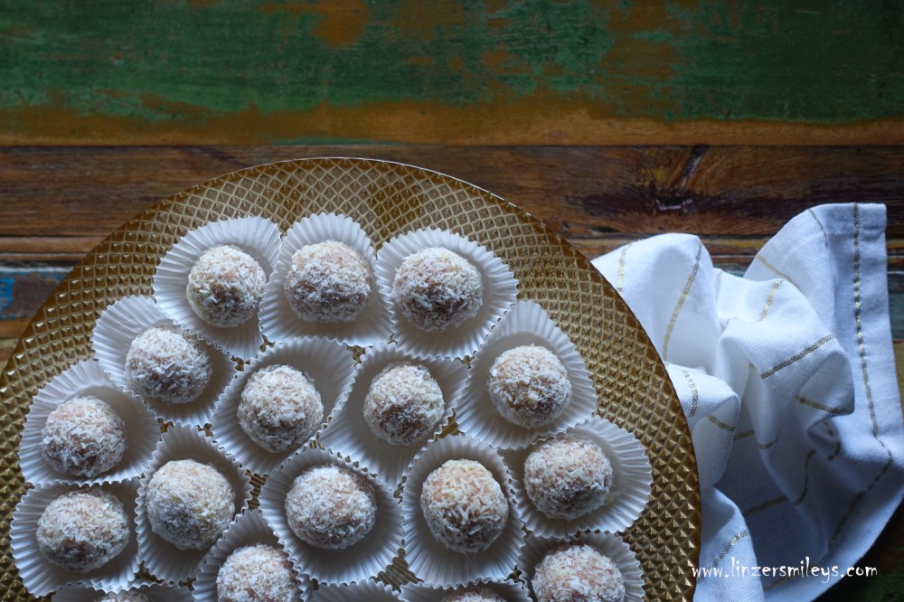 Pandorokugeln mit Kokos und weißer Schokolade, Kuchenpralinen, süße Resterlküche, Glücksschweinchen, saustark, Silvester, Schwein gehabt, Schlachttag, vegetarisch, Glücksbringer, weiße Schokolade, Pandoro, Pandorini, Kuchenreste, Weihnachten, italienisch, Resteverwertung, nachhaltig, Rezept von Daniela Terenzi #linzersmileys
