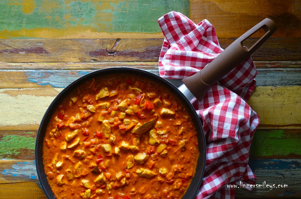 Paprikahendl, Paprikahuhn, Paprikahähnchen, Hühnerpaprikasch, Paprikás Csirke, Hausmannskost, Sonntagsessen, österreichische Spezialität mit ungarischen Wurzeln, Gulasch, mit Henderl, Ragout, Hühnerfilet, mit Nockerln, Spätzle #linzersmileys