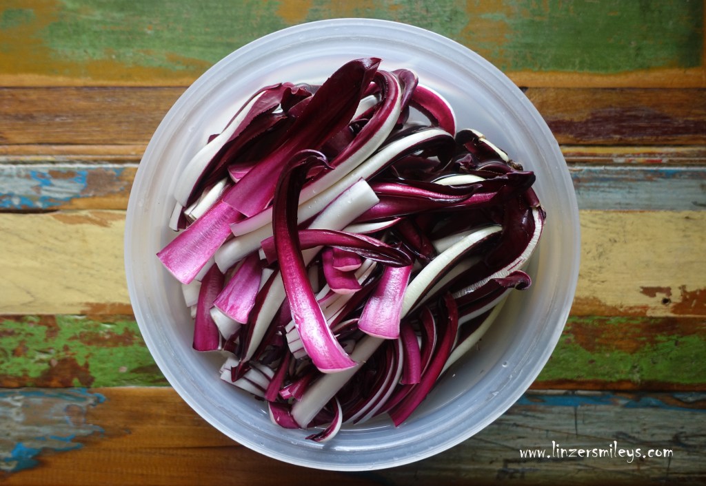 Radicchio trevigiano, Radicchio aus Treviso, winterliches Blattgemüse aus Venetien, Veneto, mit feiner Bitternote, leicht bitter, Reisemitbringsel #linzersmileys
