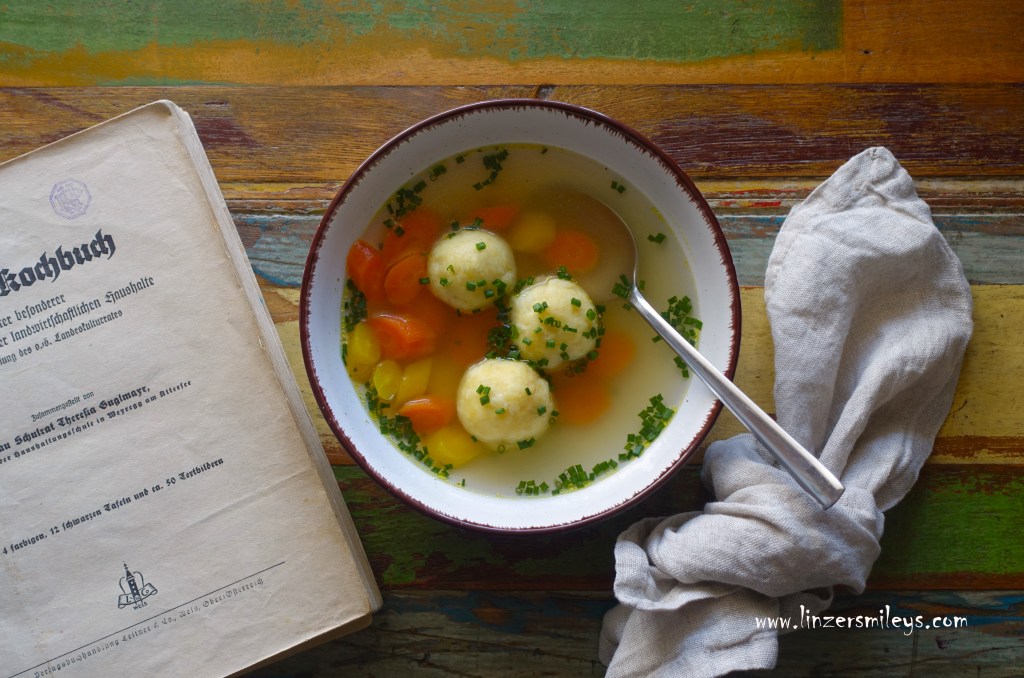 Grießknödel, alt(bewährtes) Rezept von anno dazumal, kochen wie früher, kochen wie zu Omas Zeiten, Großmutter, Oma, altes Kochbuch, Suppeneinlage, Grieß, Weizengrieß, Dinkel, Semmel, Besonderes aus einfachen Zutaten, österreichisch kochen, Daniela Terenzi #linzersmileys