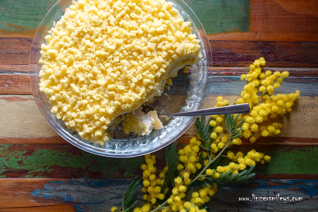 Torta Mimosa, Mimosentorte, a modo mio, alla linzersmileys, Rezept von Daniela Terenzi, Weltfrauentag, festa della donna, Internationaler Tag der Frau, Woman Day, backen, 8. März, 8 Marzo, 8th March, vegetarisch, mit Frischkäsecreme und Ananas, Cheesecake mal anders