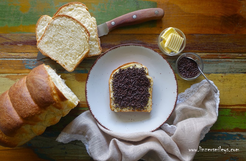 Boterham met hagelslag, De RIT organics, Butterbrot mit Streusel, Schokostreusel, Chocoladehagelslag in Bio-Qualität, holländisch, niederländisch, Frühstück, Schokolade aufs Brot DIY Buttermilchbrioche, Rezept von Daniela Terenzi #linzersmileys