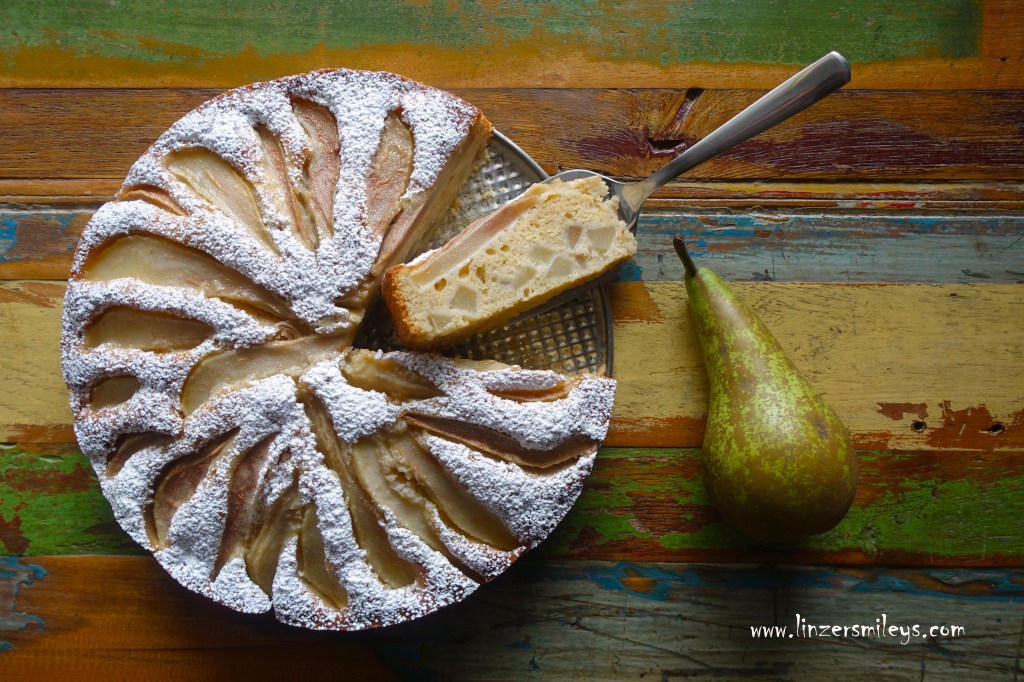 Birnenkuchen, fluffig, fruchtig, Mehlspeisentraum, Kuchentraum, un sogno, dolce con le pere, soffice, Besonderes aus einfachen Zutaten, backen im Herbst, Zimt, Kardamom, saftige Birnen, Obstkuchen, köstlich, lecker, easy-peasy, Daniela Terenzi #linzersmileys
