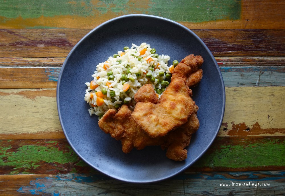 ausgelöste Hendlkeulenschnitzel nach Wiener Art, Wiener Schnitzel, mit knuspriger Panade, Panier, aus selbst gemachten Semmelbröseln, DIY Paniermehl, aus altbackenem Brot, Resteverwertung, nachhaltig, Resterlküche #linzersmileys