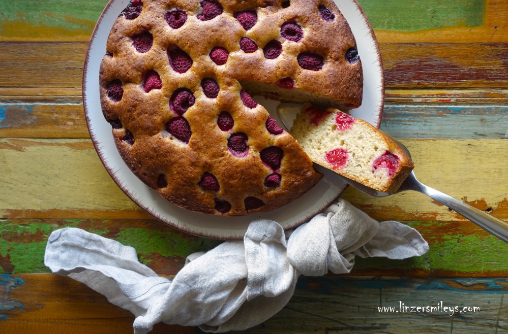 Himbeer-Bananen-Kuchen, Banana Bread, nachhaltig backen, einfach, für Anfänger*innen geeignet, easy-peasy, Resteverwertung, reife Früchte, Tiefkühl-Himbeeren, braun gewordene Bananen verwerten, clever, besser verwenden statt verschwenden, Rezeptidee von Daniela Terenzi #linzersmileys
