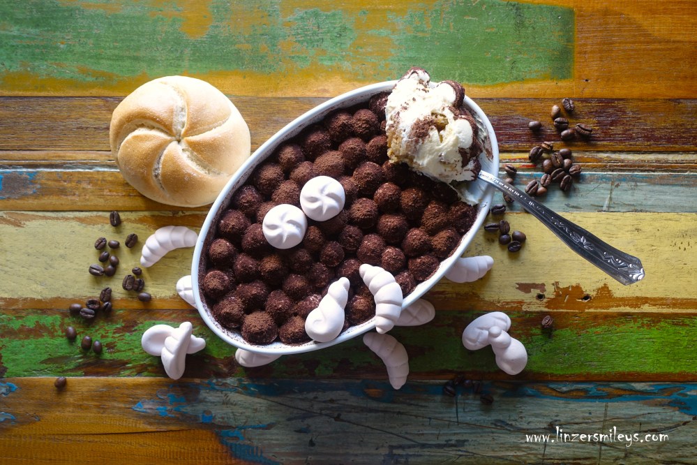 linzersmileys' Semmelmisu, Semmel-mi-su, Tiramisu mit Semmeln, Brötchen, Tiramisu auf Wienerisch, nachhaltig, Leckeres mit altbackenem Brot, con pane avvanzato, sostenibile, creazione nuova, Tiramisù senza savoiardi, senza pavesini, Treviso, italienisch inspiriert, Rezeptkreation von Daniela Terenzi, Food Blogger, Food Blog www.linzersmileys.com #linzersmileys