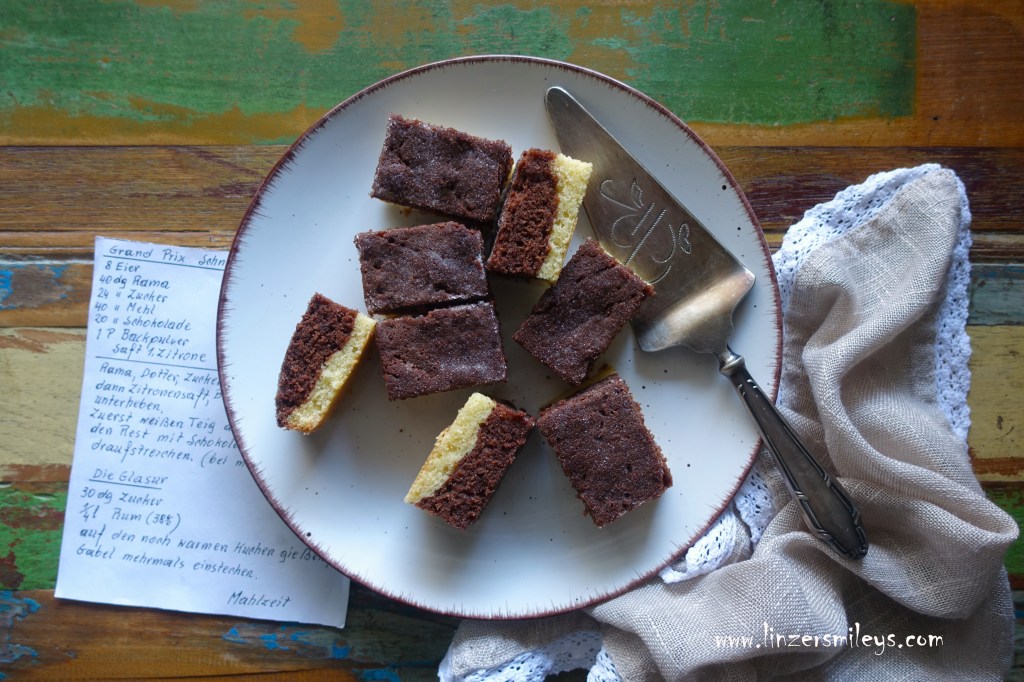 Opas Grand Prix Schnitten, Rumschnitten, zweifärbig, Vanille und Schoko, Rezept von Opa, kulinarische Erinnerung, backen wie früher, getränkter Kuchen, saftig, mit Rum, ohne Nüsse, vegetarisch, Rum-Zucker-Glasur, Daniela Terenzi #linzersmileys