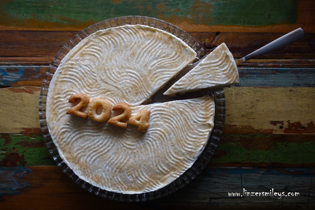 Apfelkuchen mit Rahmhäubchen und Zimtzucker, fruchtig und leicht, Apfeltorte, ein Kuchen für viele Gelegenheiten, vegetarisch, mit süßer und saurer Sahne, Sauerrahm, Süßrahm, easy-peasy, Rezept für Ungeübte, mit Apfelmus, Goldmarie und der Apfelbaum, einfach backen, mit Zimt, weihnachtlich #linzersmileys Foodblog von Daniela Terenzi